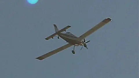 Dos pilotos, una enfermera y un paciente: Quiénes son las víctimas del avioneta que capotó en Curacaví