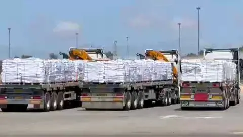 Gaza recibe primeros camiones con ayuda humanitaria tras casi tres meses de bloqueo