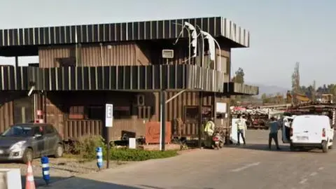 Brutal explosión de tanque de oxígeno dejó un trabajador muerto y otro con lesiones graves en La Pintana