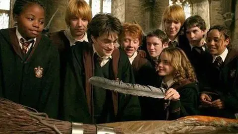 ¿Qué es la Estenosis Espinal?: Enfermedad que mantiene grave a querida actriz de Harry Potter