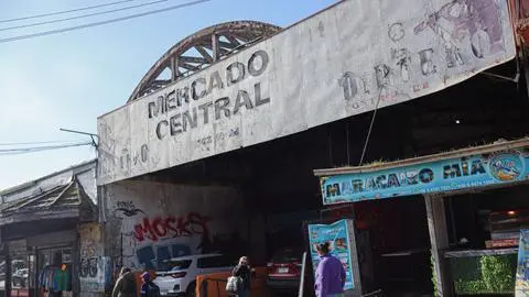 ¿Qué pasó con los dineros para el Mercado Central de Concepción?: Autoridades emplazan al Gobernador por falta de recursos ya aprobados