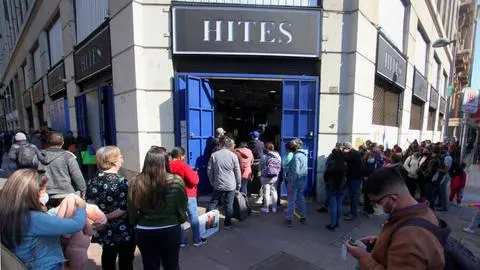 Hites lanza ofensiva financiera: Prepara tarjeta de crédito abierta y busca revertir millonarias pérdidas