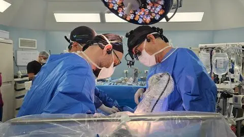 Hospital Las Higueras marca un hito en cirugía cardíaca con procedimientos en vivo y expertos internacionales