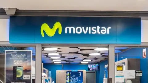 Movistar se prepara para dejar de operar en Chile: Telefónica la vendería a compañía rival