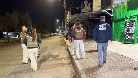 Recibió al menos tres disparos: Hombre fue abordado y baleado por sujetos mientras manejaba en Puente Alto