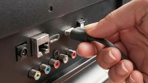 ¿Tienes un puerto HDMI en tu televisor? Así puedes activar estas 2 muy útiles funciones