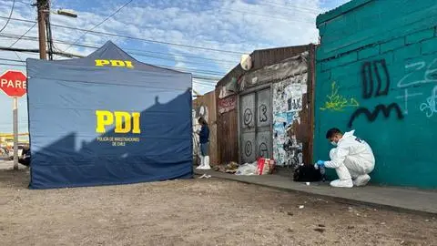 Sufrió ataque con arma blanca: Encuentran a mujer de 70 años sin vida en plena vía pública de Iquique
