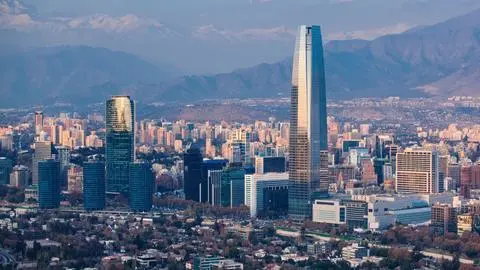 Actividad económica de Chile sorprende en marzo y crece un 3,8%: Superó expectativas del mercado