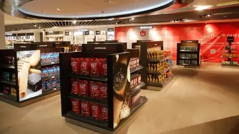 Desde gastronomía hasta retail: Aeropuerto de Santiago abrirá 41 tiendas nuevas este año