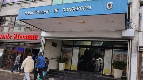 Municipio de Concepción se querella por grave hackeo: Vulneraron cuentas, usaron correo falso e incluyeron factura por $39 millones