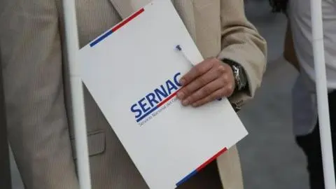 Sernac ‘para los carros’ a empresas que cobran por retiros en tienda: Deben ofrecer opción gratuita