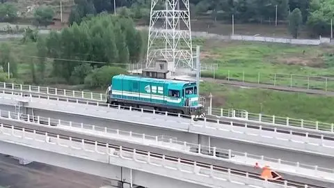 China creó la primera locomotora del mundo que funciona con carga impulsada por hidrógeno