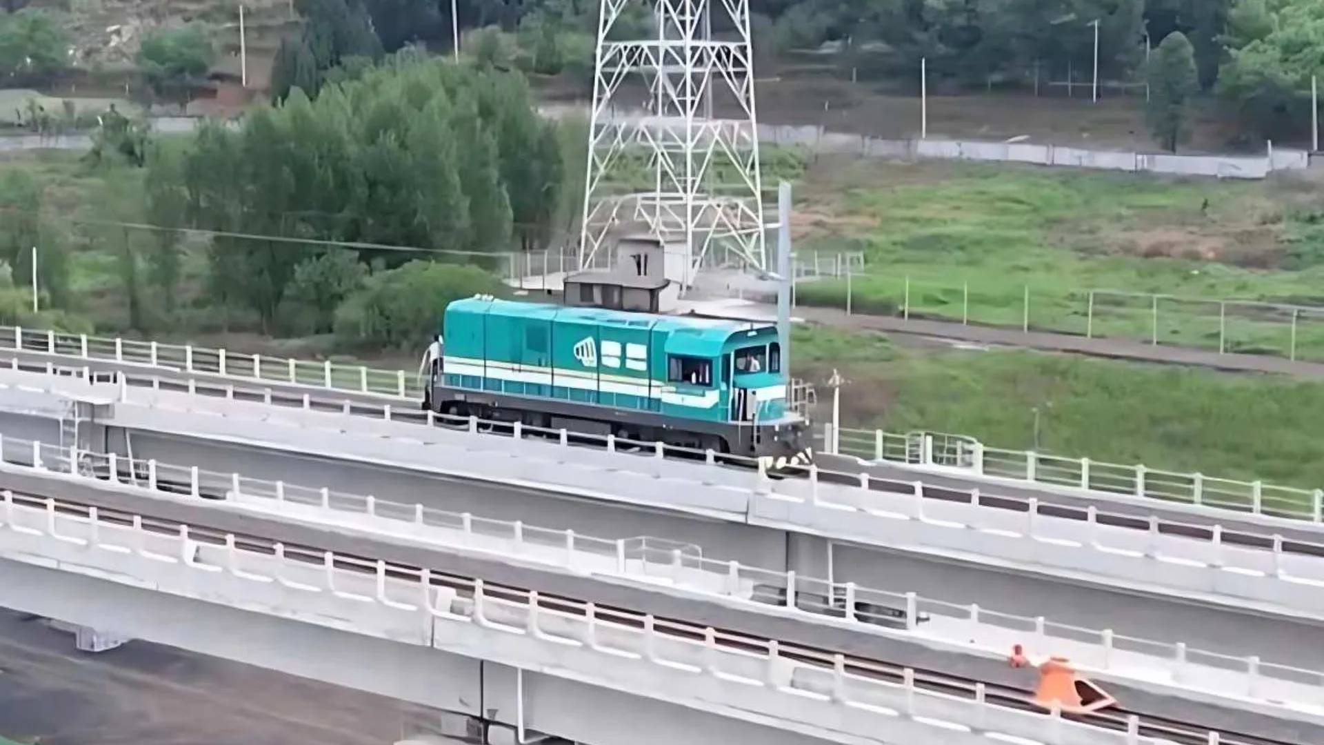 China creó la primera locomotora del mundo que funciona con carga impulsada por hidrógeno