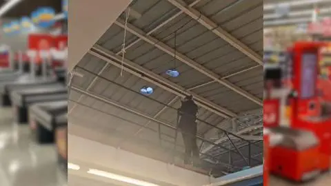Supermercado chileno se viralizó con guardia que vigila los pasillos desde el techo