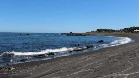 Encuentran el cuerpo de una mujer que ingresó al mar en Caleta Maule de Coronel