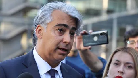 Marco Enríquez-Ominami sufre el robo de camioneta en Providencia: Era de Karen Doggenweiler