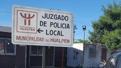 Juez de Policía Local de Hualpén salió al menos 4 veces del país mientras estaba con licencia médica