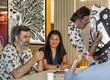 Chileno roba miradas en Festival de Cine de Cannes con stand interactivo