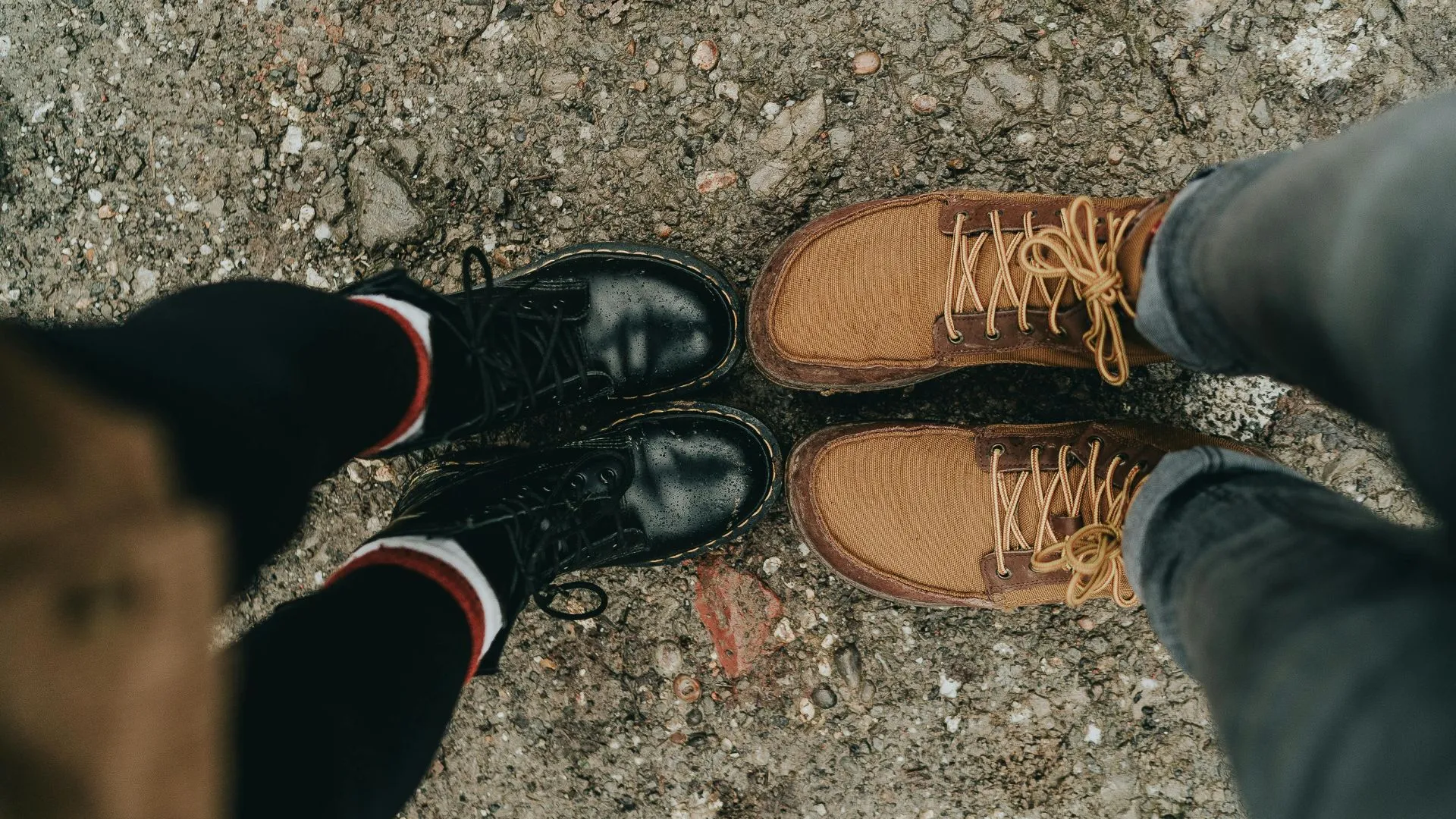 Una icónica marca de zapatos ingleses volvió a Chile: “Nunca se debería haber ido”