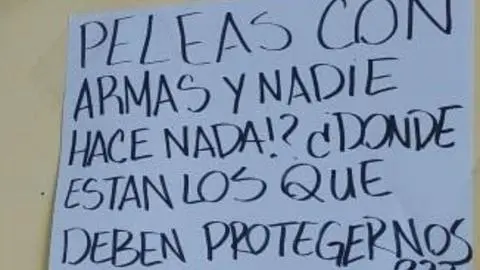 Ataque con arma blanca en liceo de Coronel deja tres personas heridas y desata protesta por falta de seguridad