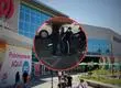Graban una pelea con cuchillos en pleno estacionamiento de mall en Huechuraba: Sujeto fue apuñalado