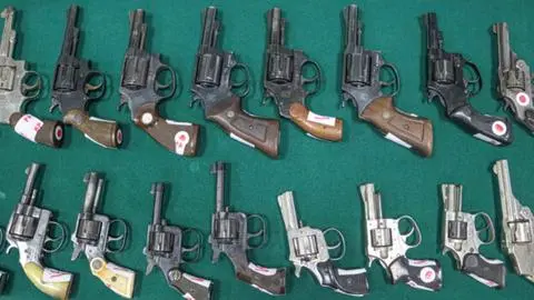 Detectan fallas en fiscalización de armas de Carabineros: Contraloría acusa casos no denunciados
