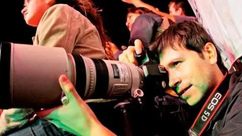 Conocido fotógrafo chileno será formalizado por eventuales delitos sexuales