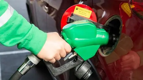 Nuevo valor a partir de este jueves: Informe revela variación en el precio del combustible en Chile