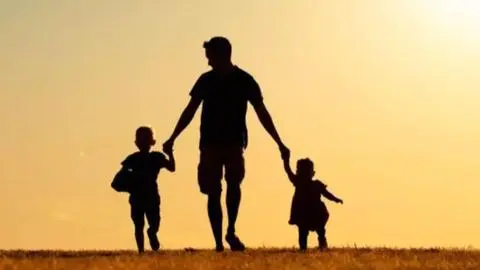 Se viene el día del papá: Estas son 10 ideas innovadoras para sorprenderlo en su día según ChatGPT