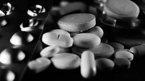 Científicos transformaron botellas de plástico en paracetamol usando bacterias E. coli