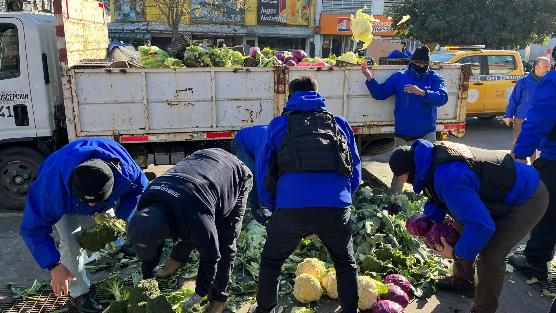 Descubren locales establecidos funcionando como “bodegas” secretas para los ambulantes ilegales del centro de Concepción