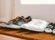 Sacarse los zapatos al llegar al hogar: La sencilla costumbre que puede protegerte de las bacterias