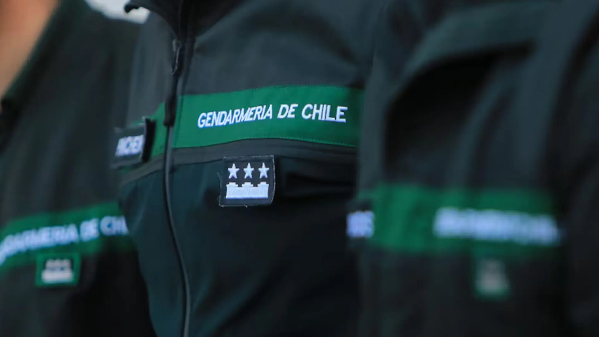 Investigación dejó cuatro gendarmes suspendidos: Le vendían completos a internos de Punta Arenas