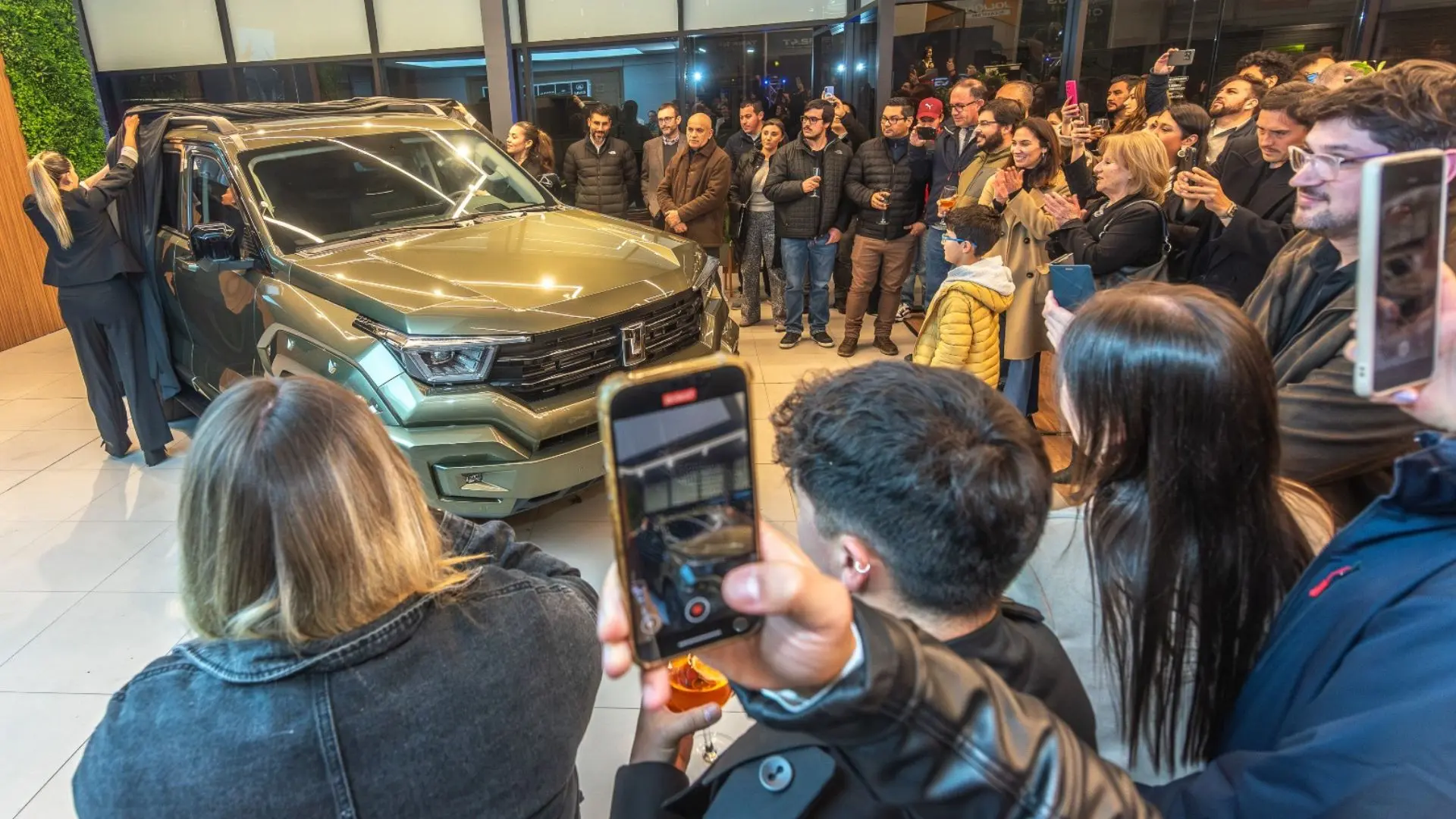 Sergio Escobar y GWM inauguran la primera tienda exclusiva de la marca en regiones con experiencia premium en Concepción