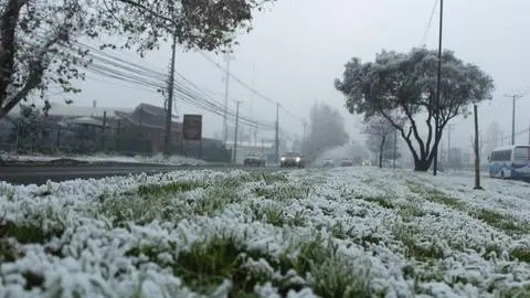 Pronostican nevadas en Chile este fin de semana: Estas zonas podrían amanecer cubiertas de blanco