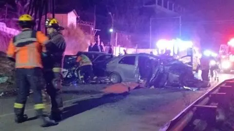 Dos personas fallecidas y varios heridos deja grave accidente de tránsito en Los Andes