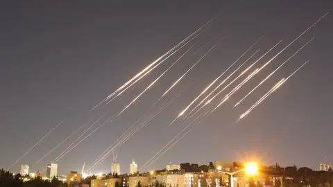 Fuego cruzado en medio oriente: Israel vuelve a atacar Irán mientras intercepta misiles enviados a la zona norte del territorio