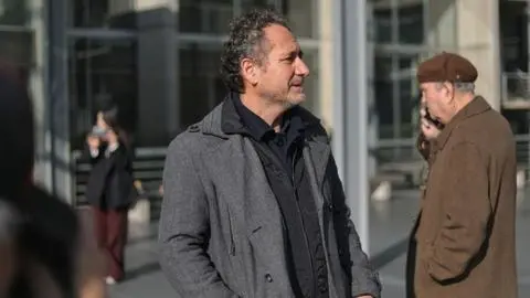 Actor Juan Pablo Sáez queda con prohibición de acercarse a su exesposa tras denuncia por violencia intrafamiliar