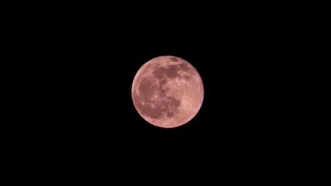 Luna de Fresa: Cuándo y cómo se podrá ver este fenómeno astronómico en Chile