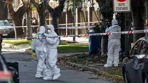 Identidad de la víctima y primera teoría: Lo que se sabe del asesinato de un hombre a la salida de un edificio en Ñuñoa