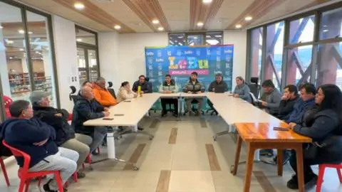 Pescadores de Lebu son multados por buscar jibia en otras regiones: Exigen respuesta al Gobierno en 72 horas