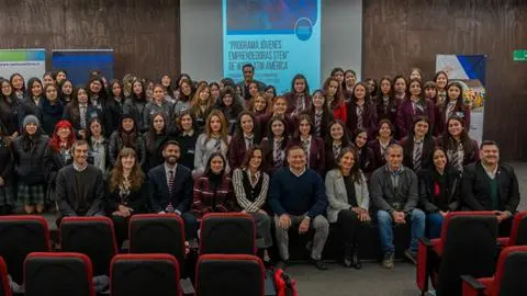 Más de 80 estudiantes de Penco y San Pedro de la Paz aprenden de tecnología y emprendimiento en programa de Aclara y CPC Biobío