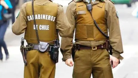 Tres ex carabineros quedan en prisión preventiva por presunta participación en red de “embargos exprés”