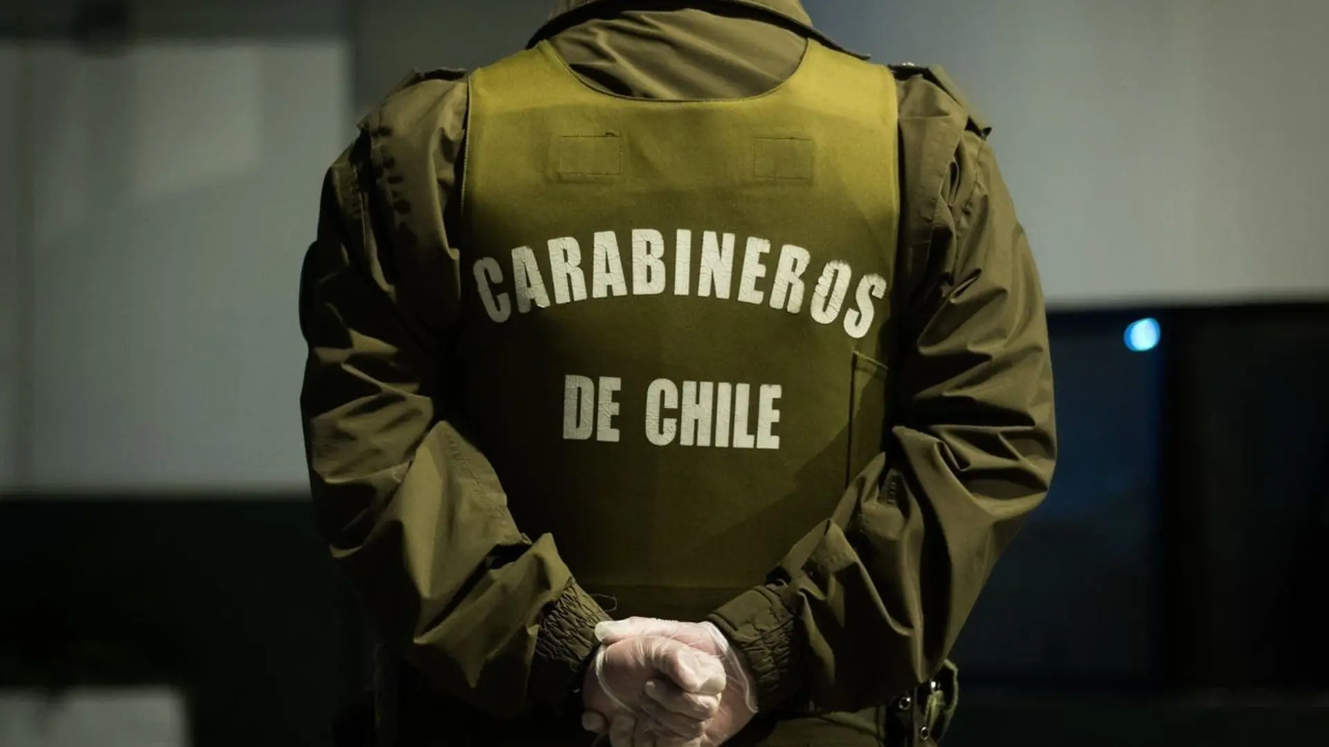 Sujeto que golpeó y dejó inconsciente a carabinero logró huir con ayuda de una turba de vecinos