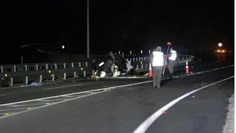 Primer accidente fatal del fin de semana largo: Cuatro fallecidos en vehículo que chocó con un cerro en La Higuera