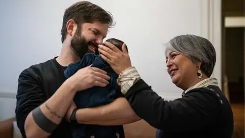 Presidente Boric recibe a Jeannette Jara en su casa tras triunfo en las primarias: “Ella será mejor de lo que yo he sido”