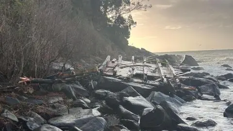 Descartan que restos hallados en playa Chivilingo de Lota pertenezcan a la lancha “Bruma”