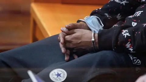 Detienen a padres que mantenían en cautiverio a sus hijas en Iquique: Menor de 12 años fue víctima de violación