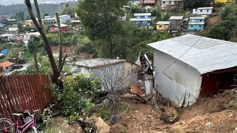 Más de 1.400 casas con daños deja sistema frontal en el Biobío: Cortes de luz se mantienen por 40 horas