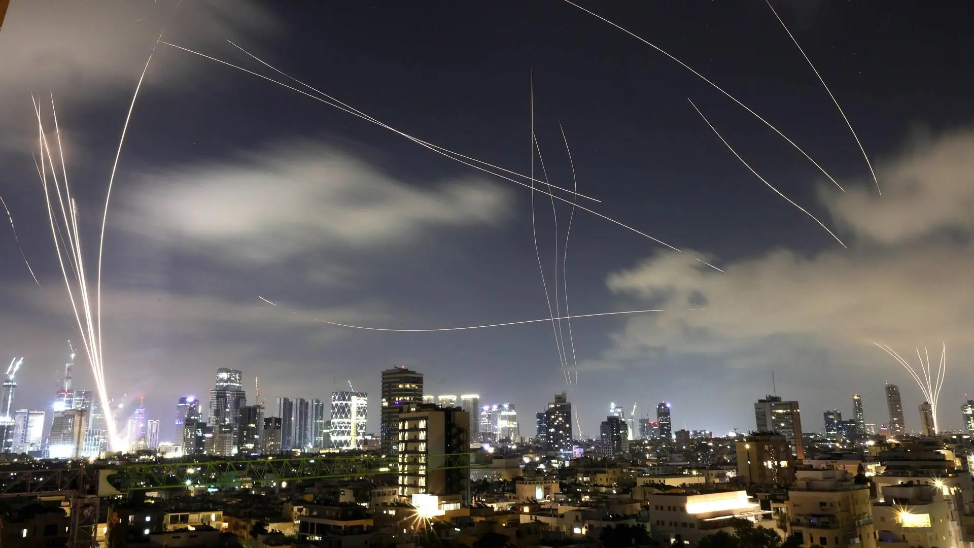 Conflicto en Medio Oriente: Escalan los ataques entre Israel e Irán